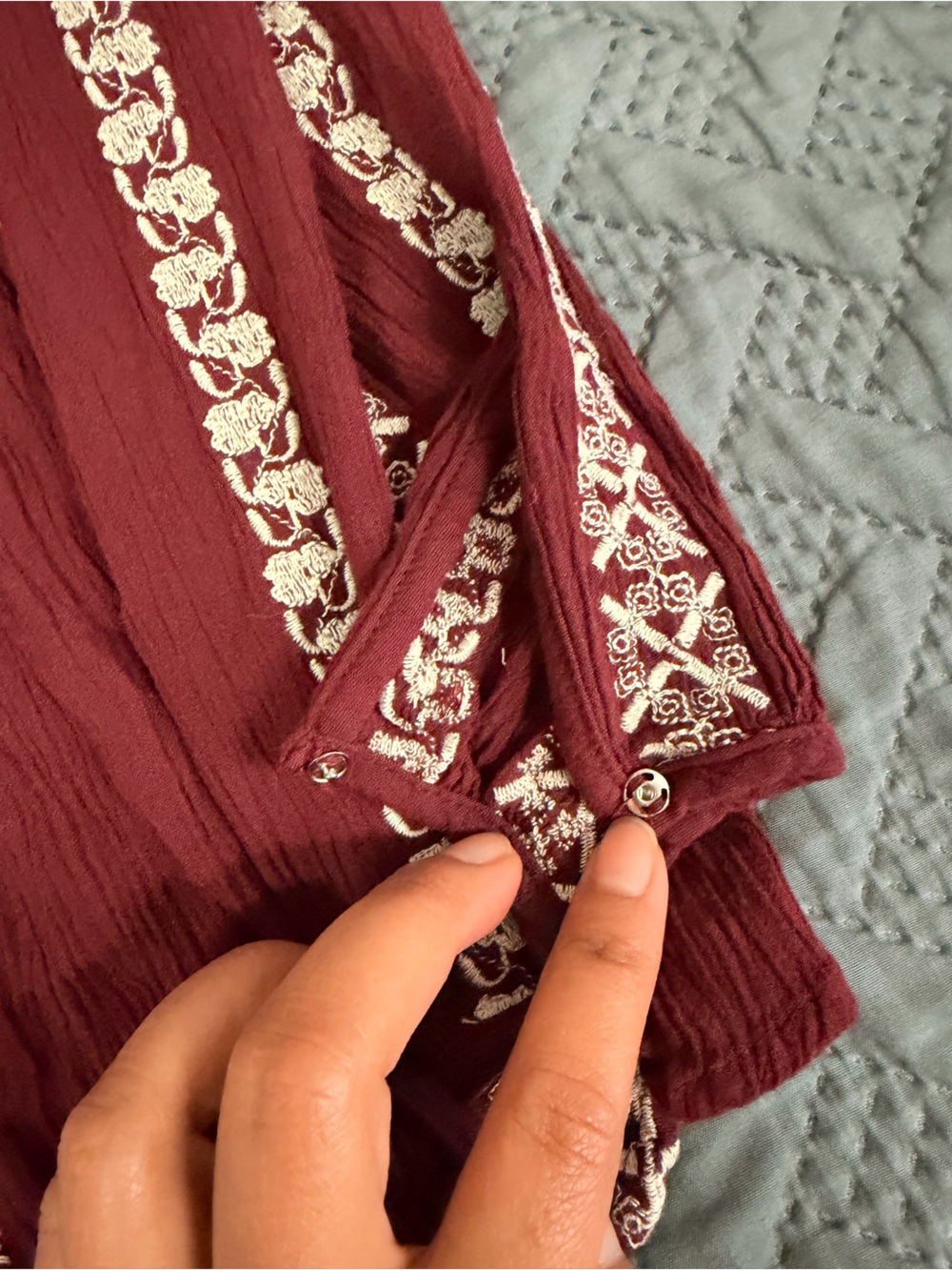 Boho American Eagle Outfitters Sz M Burgundy Embroidered Peasant Tunic - Picture 5 of 9